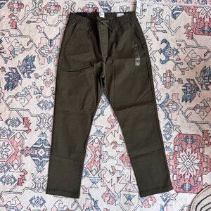 GAP Men's Easy Essential Pant Dark Green - size Small NWT
